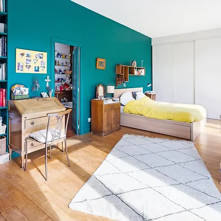 Family House With Garden Hotel 4*