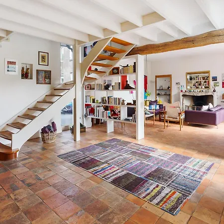 فندق Family House With Garden 4*
