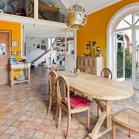Family House With Garden 4*